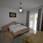 Apartment Rrodhaj *