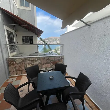 Rrodhaj Apartament Saranda