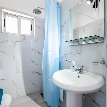 Rrodhaj Apartment *