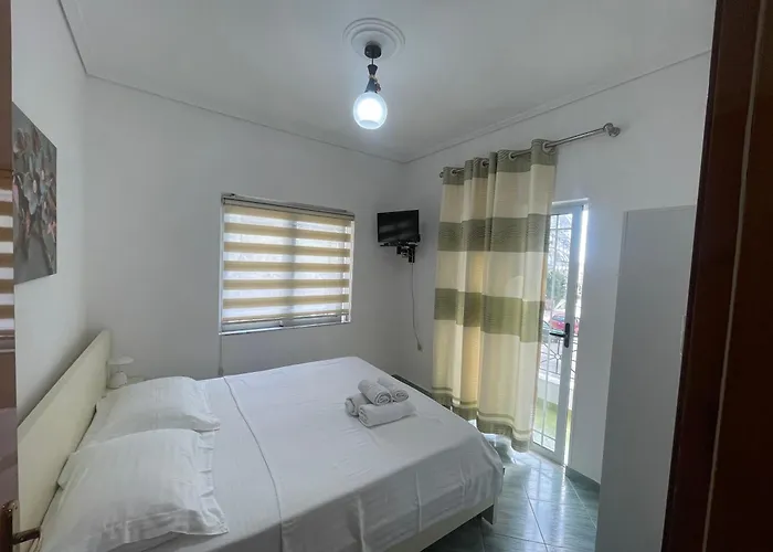 Rrodhaj 公寓 Sarandë